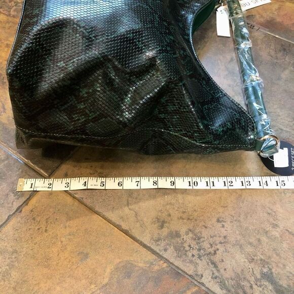 NWT Malibu Skye Olive Snake 2 Piece Purse - Picture 13 of 16